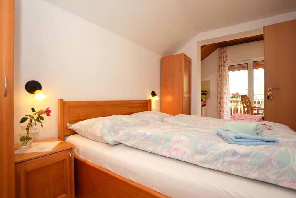 Viragoskert Apartman Heviz Ruang foto
