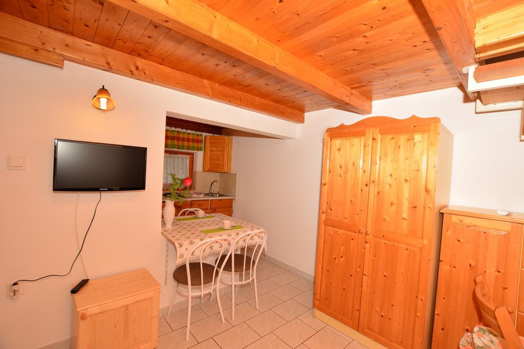 Viragoskert Apartman Heviz Ruang foto