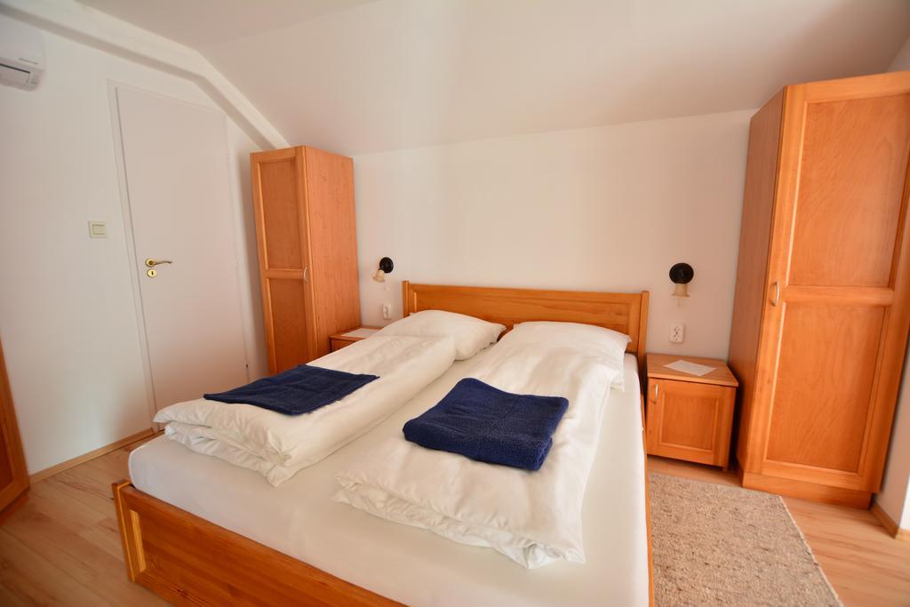 Viragoskert Apartman Heviz Ruang foto