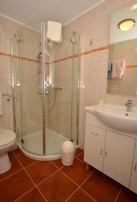 Viragoskert Apartman Heviz Ruang foto