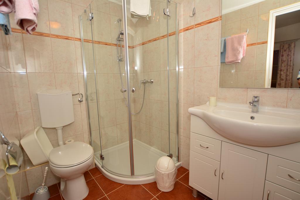 Viragoskert Apartman Heviz Ruang foto