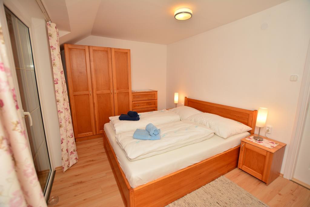 Viragoskert Apartman Heviz Ruang foto