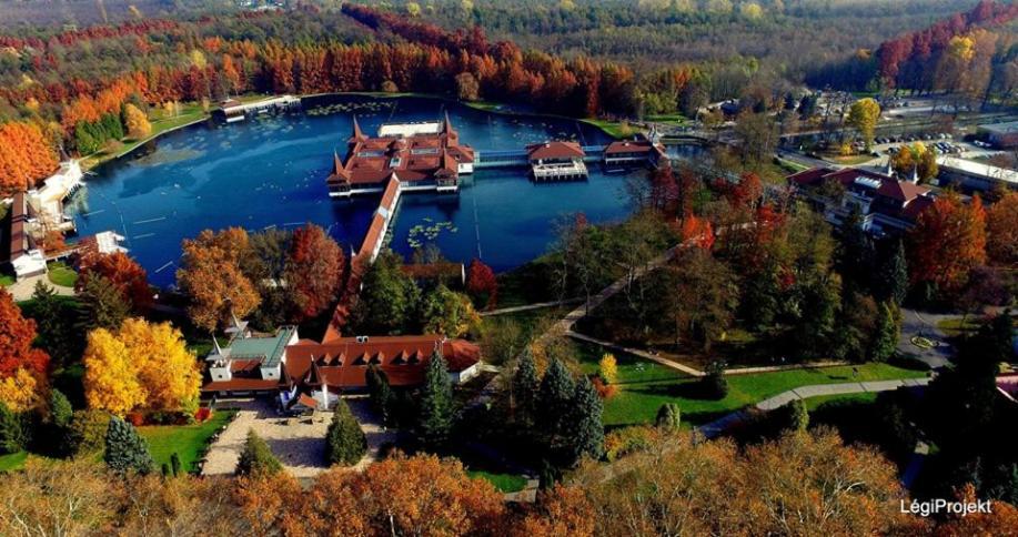 Viragoskert Apartman Heviz Bagian luar foto