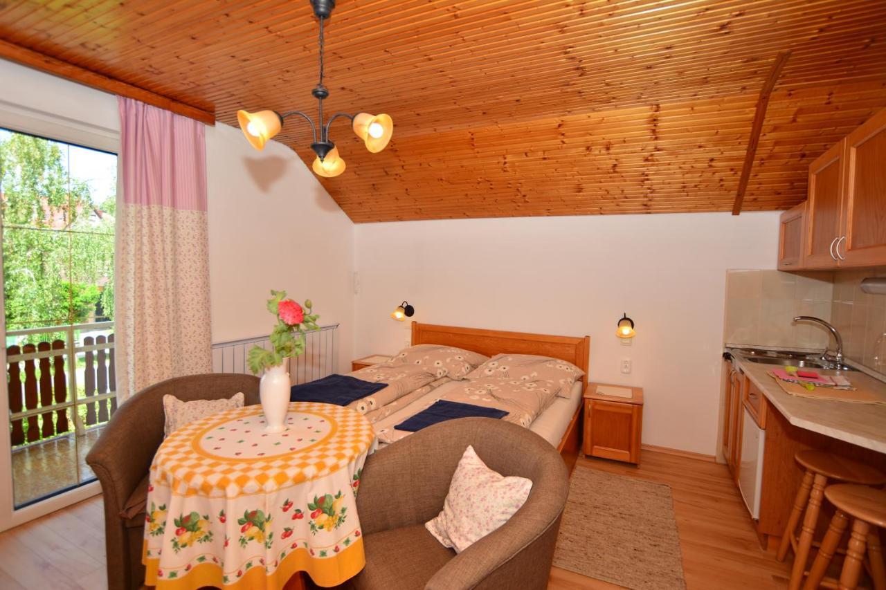 Viragoskert Apartman Heviz Bagian luar foto
