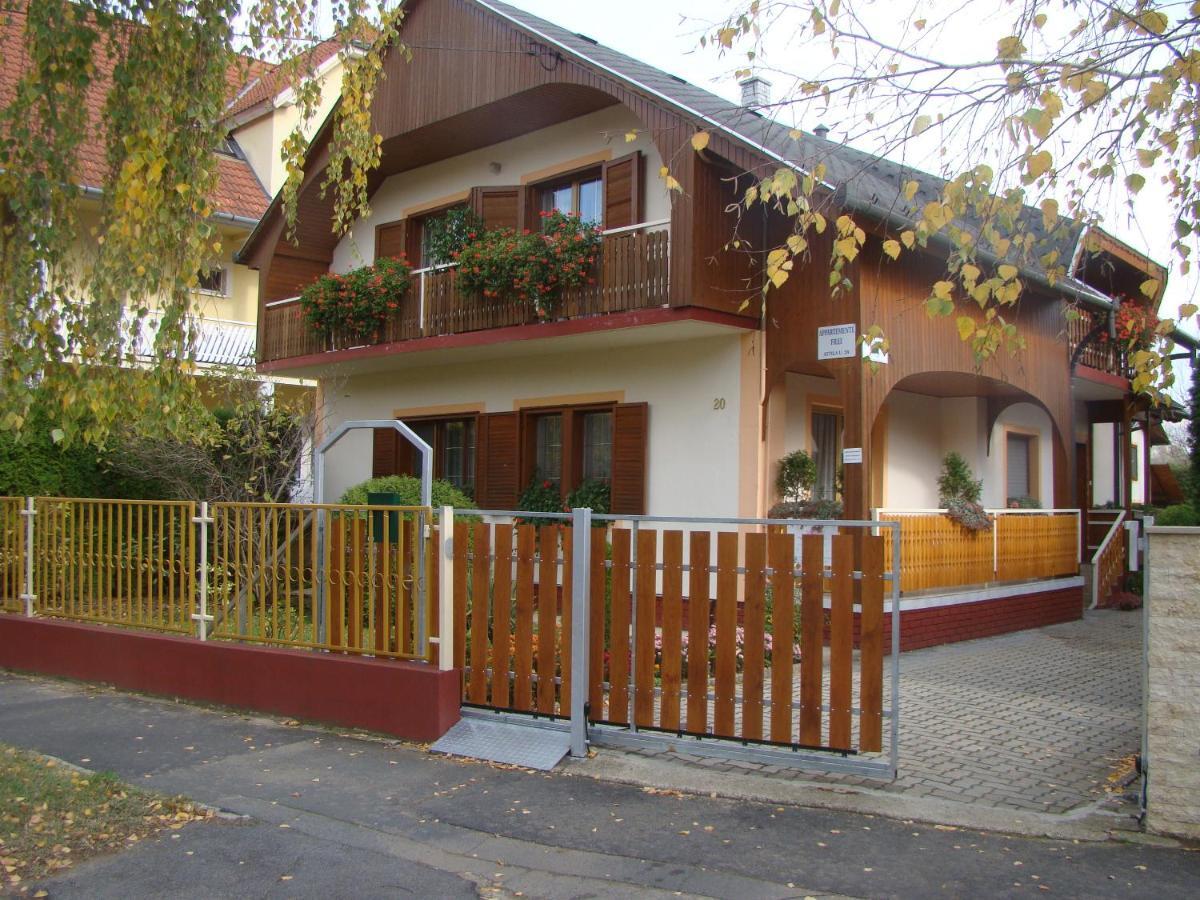 Viragoskert Apartman Heviz Bagian luar foto
