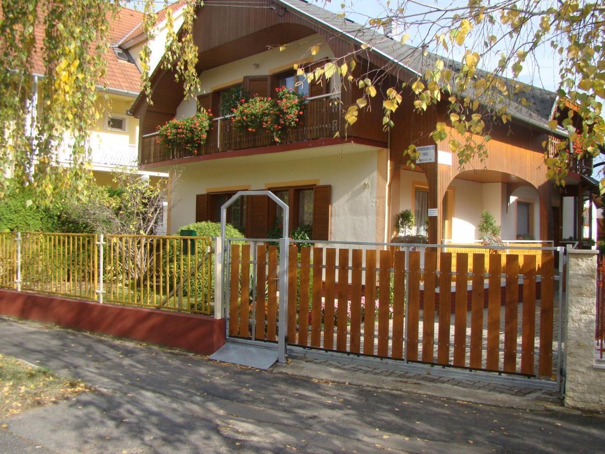 Viragoskert Apartman Heviz Bagian luar foto